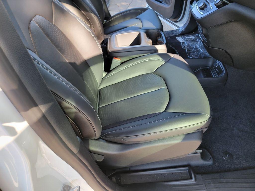 new 2026 Chrysler Pacifica car, priced at $39,964