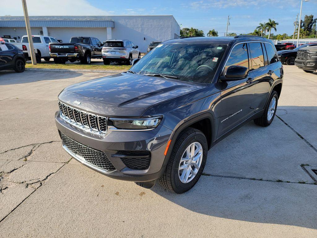 new 2026 Jeep Grand Cherokee car, priced at $39,999