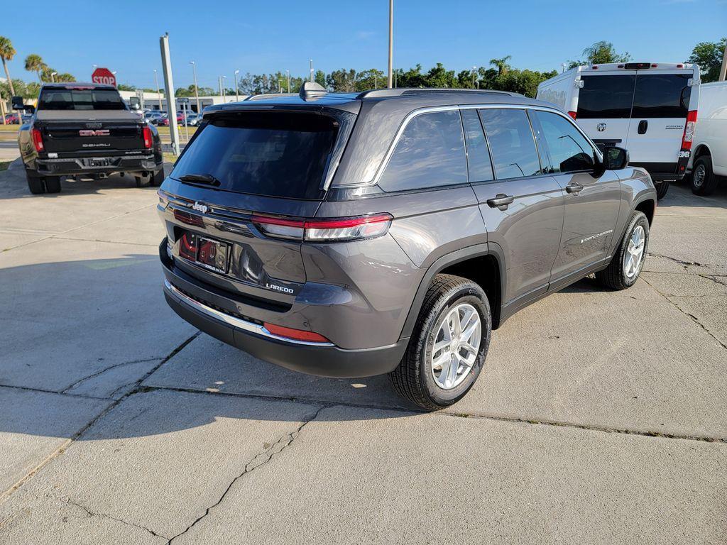 new 2026 Jeep Grand Cherokee car, priced at $39,999