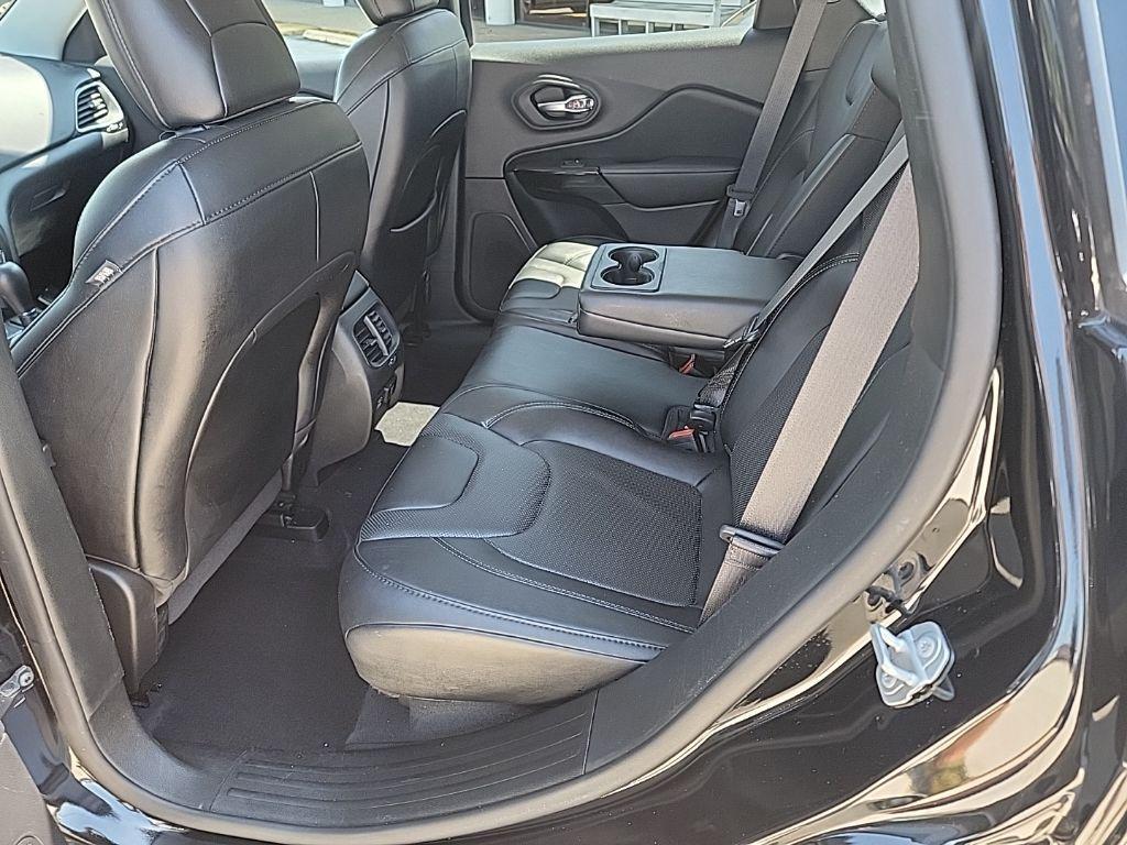 used 2023 Jeep Cherokee car, priced at $23,984
