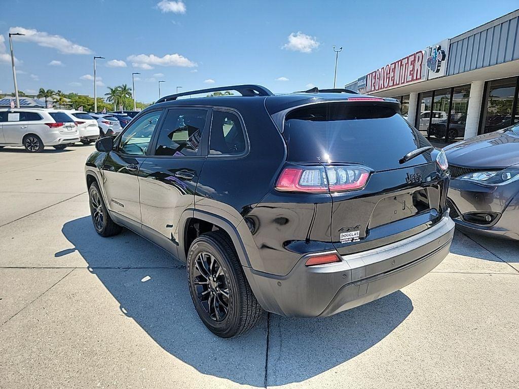 used 2023 Jeep Cherokee car, priced at $23,984