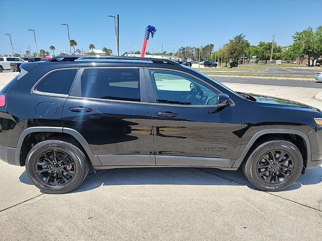used 2023 Jeep Cherokee car, priced at $23,984
