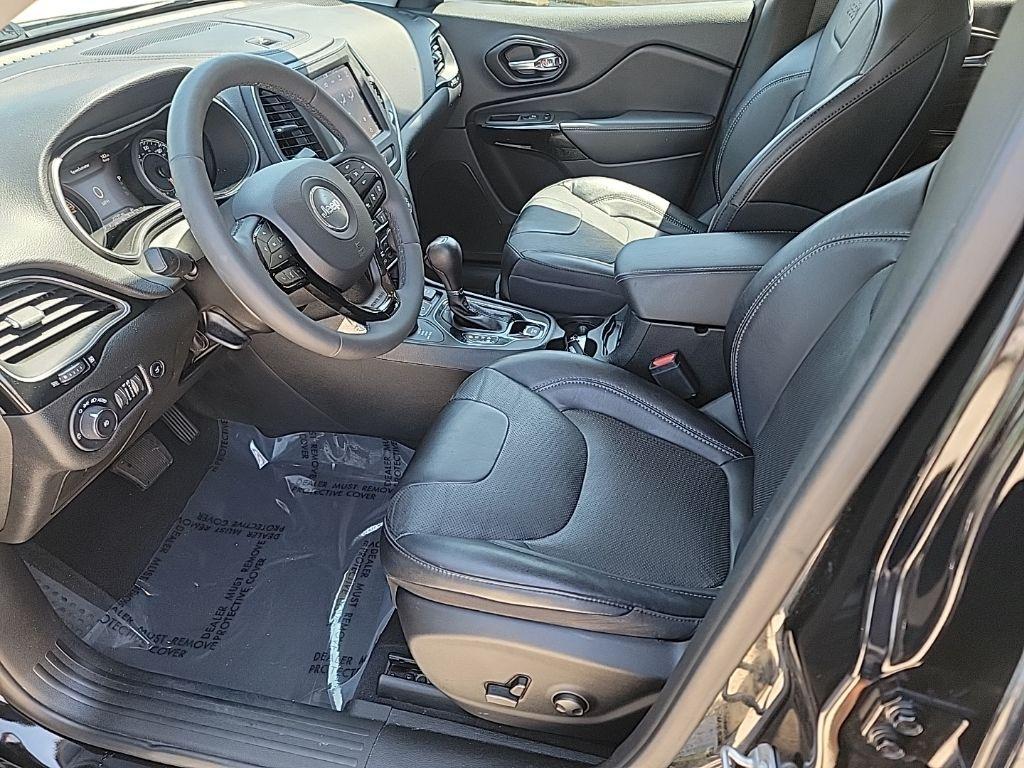 used 2023 Jeep Cherokee car, priced at $23,984