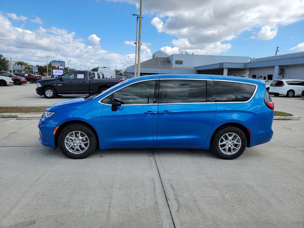 new 2026 Chrysler Pacifica car, priced at $38,904