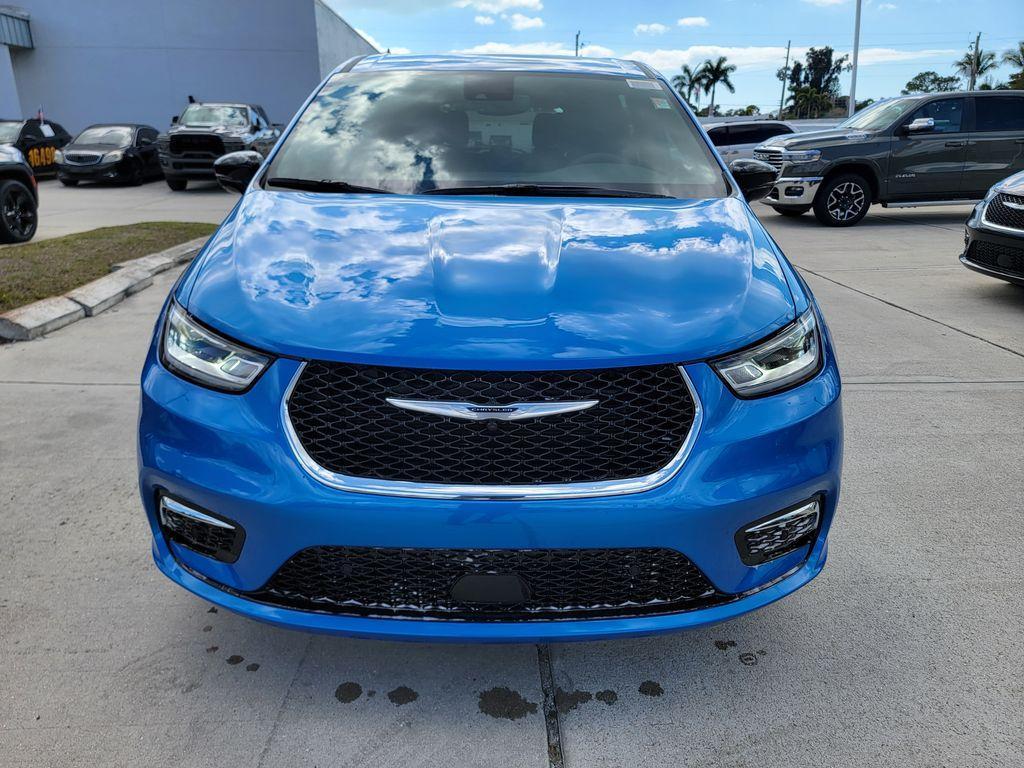 new 2026 Chrysler Pacifica car, priced at $38,904