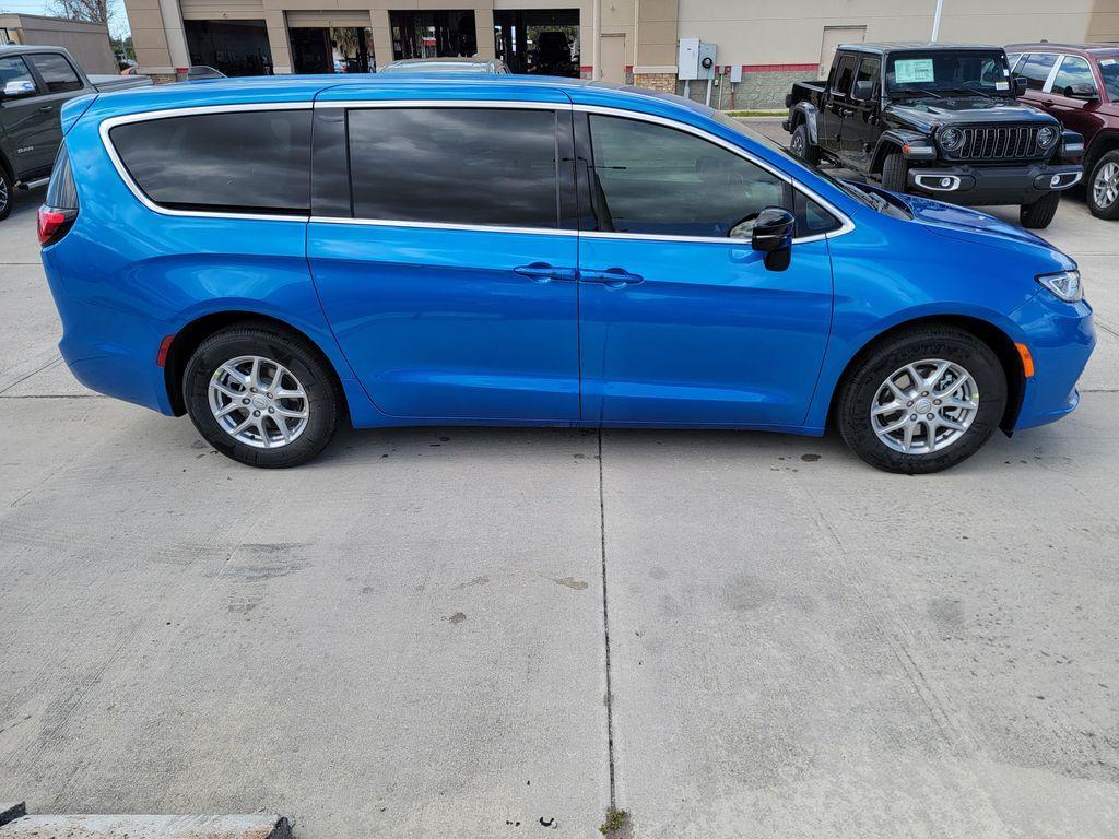 new 2026 Chrysler Pacifica car, priced at $38,904