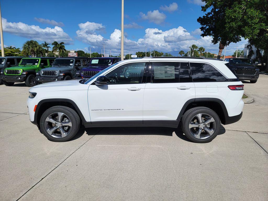 new 2026 Jeep Grand Cherokee car, priced at $40,992