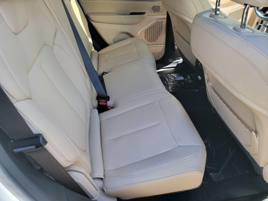 new 2026 Jeep Grand Cherokee car, priced at $40,992