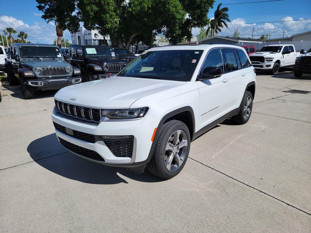 new 2026 Jeep Grand Cherokee car, priced at $40,992
