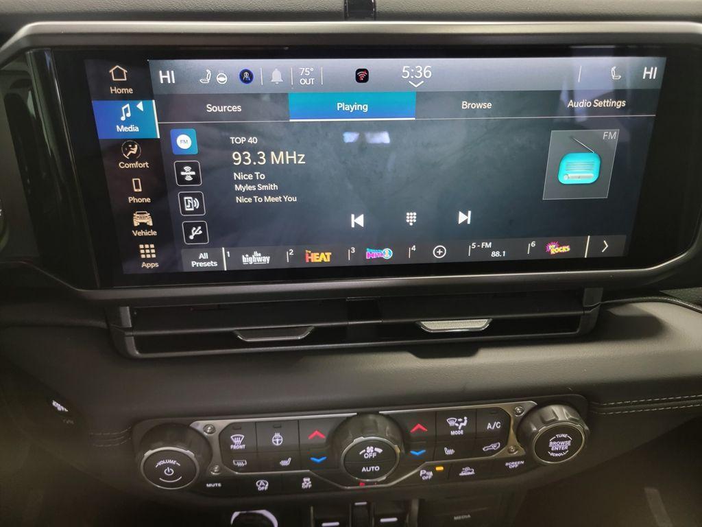 new 2026 Jeep Gladiator car, priced at $43,080