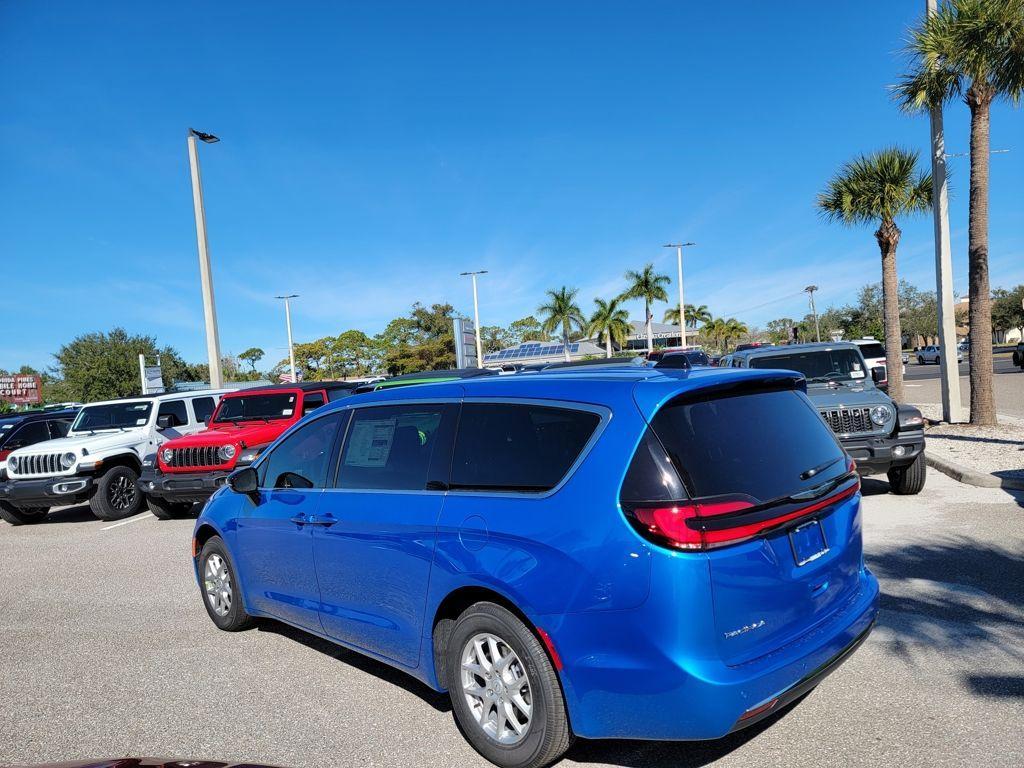 new 2026 Chrysler Pacifica car, priced at $38,886