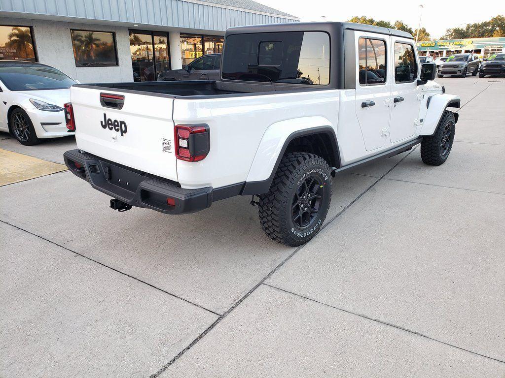 new 2026 Jeep Gladiator car, priced at $43,675