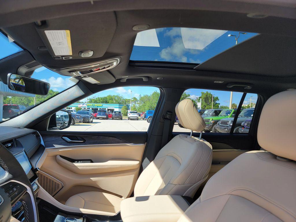 new 2026 Jeep Grand Cherokee car, priced at $42,728