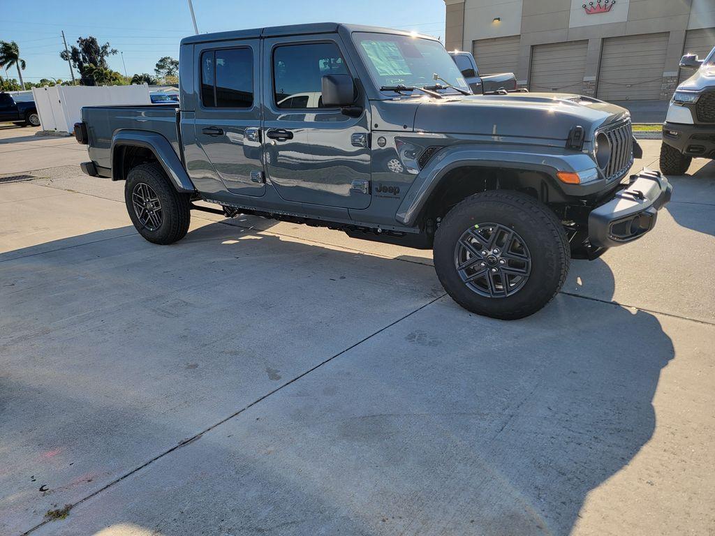 new 2026 Jeep Gladiator car, priced at $42,989