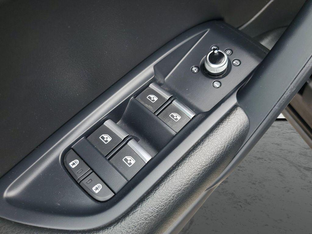 Audi Q5 view 22