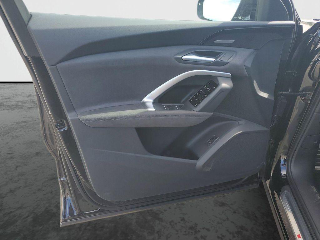 new 2025 Audi SQ5 car, priced at $65,462