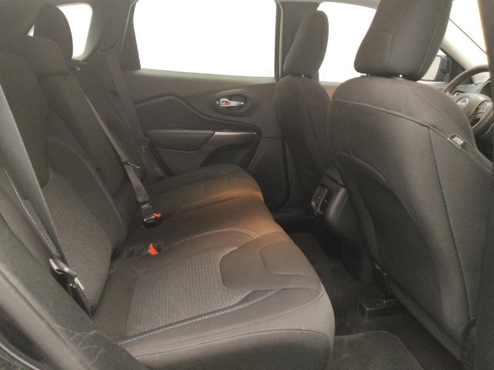 used 2020 Jeep Cherokee car, priced at $17,595