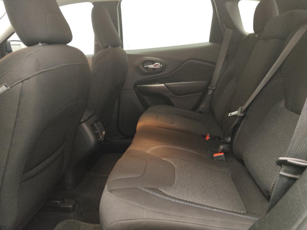 used 2020 Jeep Cherokee car, priced at $17,595