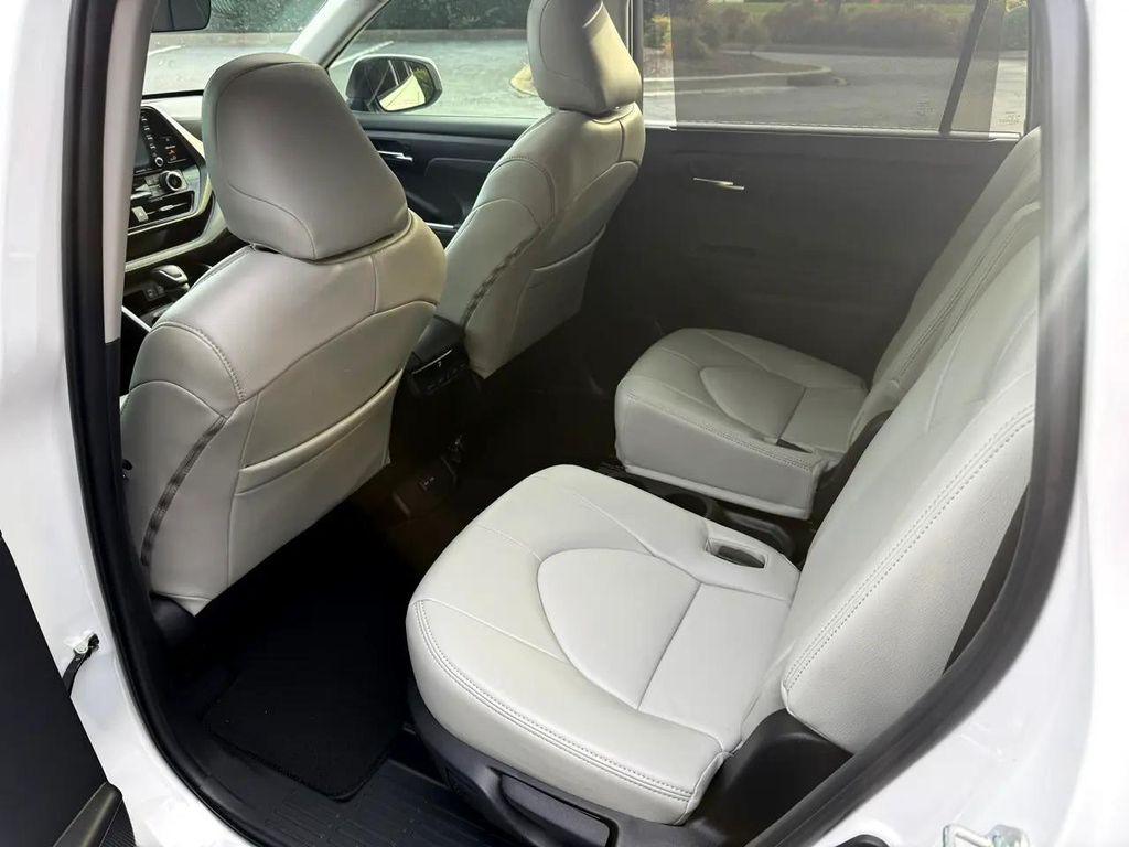 2022 Wind Chill Pearl Toyota Highlander