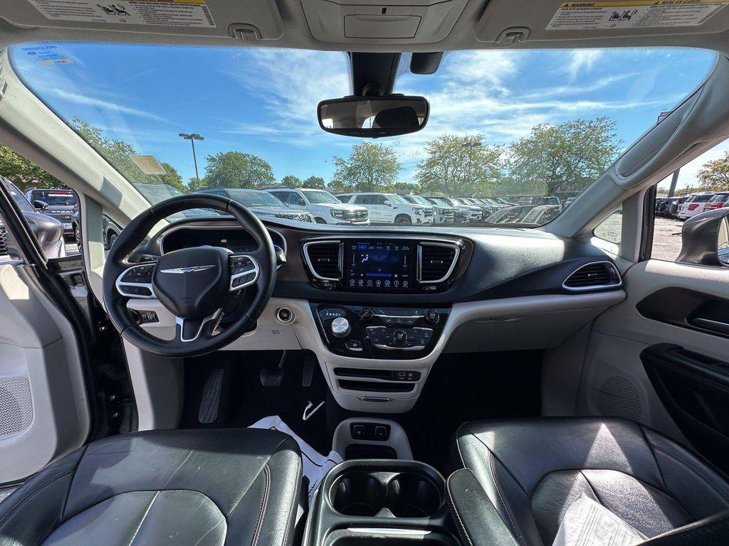used 2017 Chrysler Pacifica car, priced at $10,344