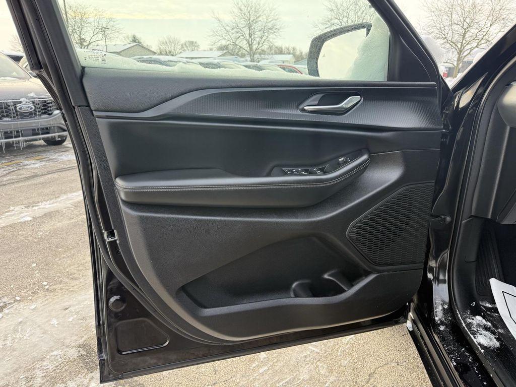 used 2024 Jeep Grand Cherokee L car, priced at $29,998