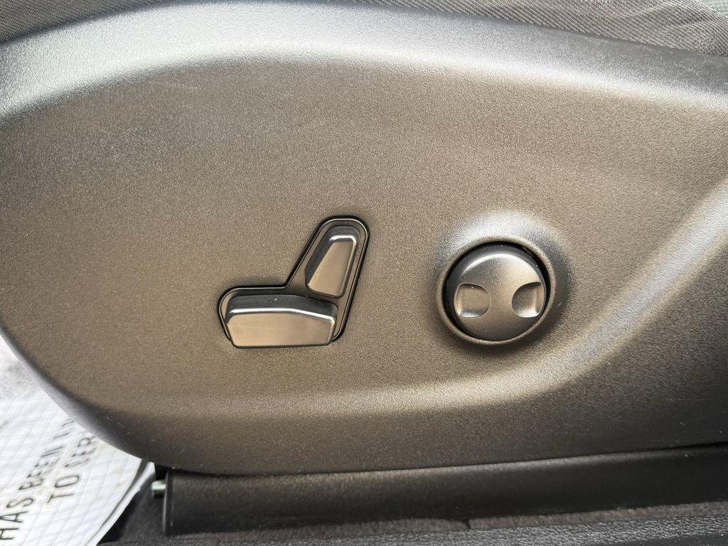 used 2023 Jeep Cherokee car, priced at $23,496