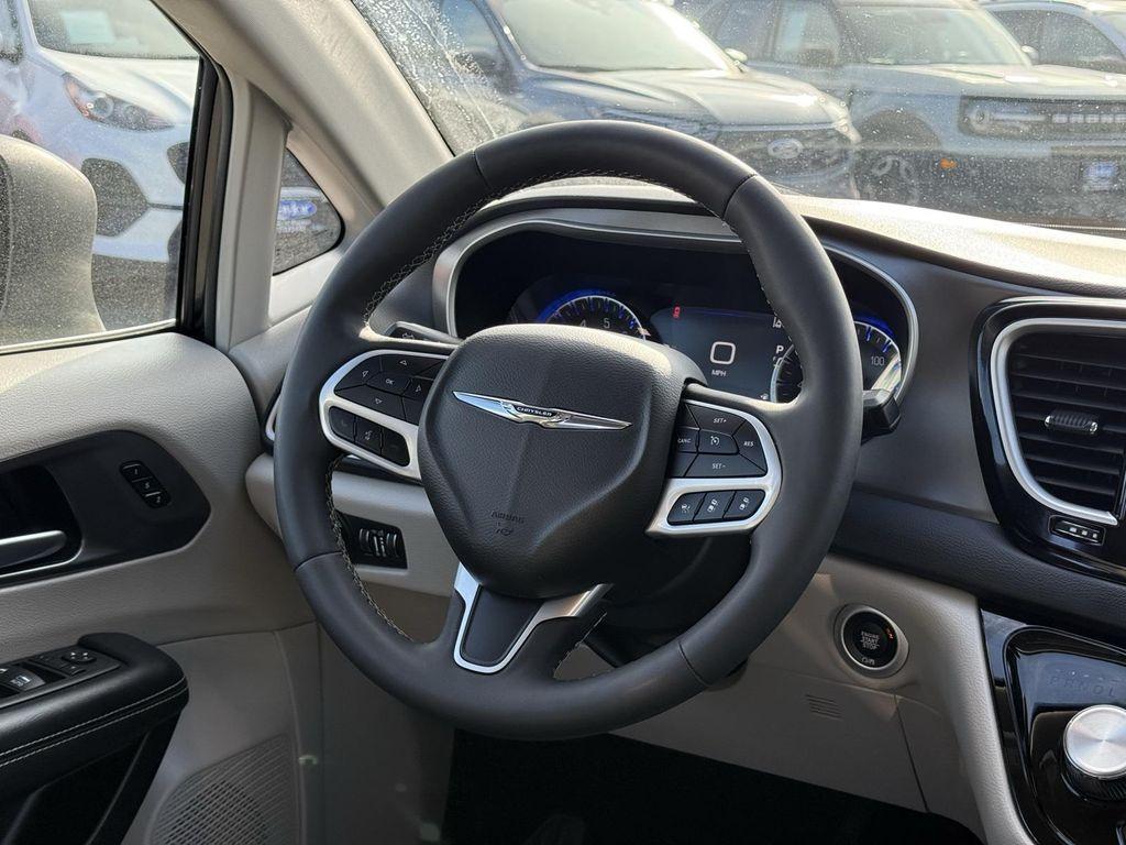used 2023 Chrysler Pacifica car, priced at $25,496