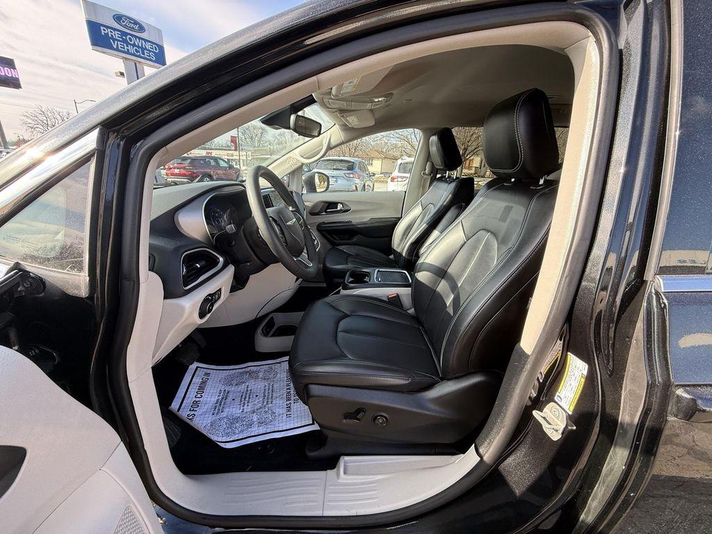 used 2023 Chrysler Pacifica car, priced at $25,496