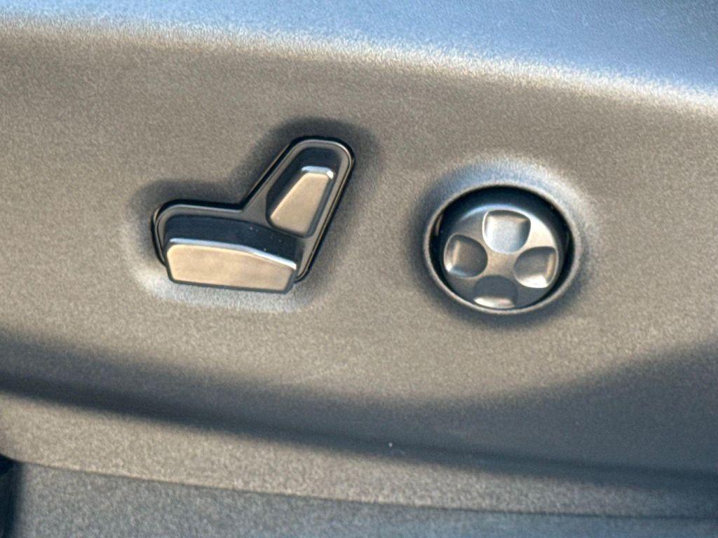 used 2023 Chrysler Pacifica car, priced at $25,496