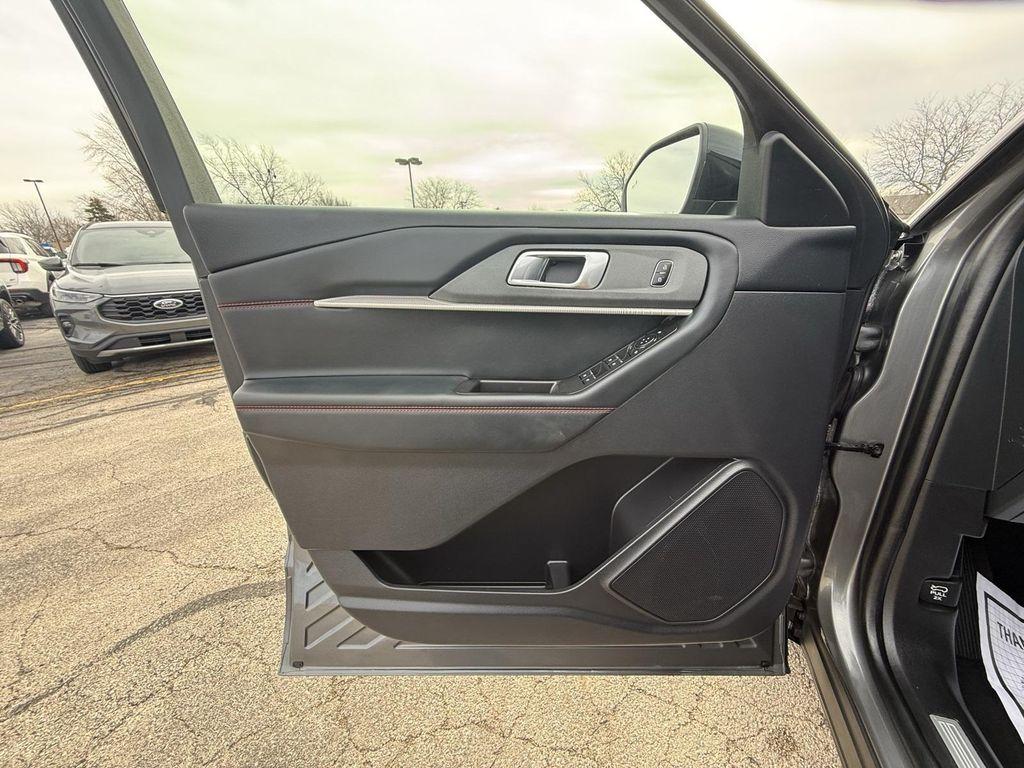 used 2025 Ford Explorer car, priced at $39,998