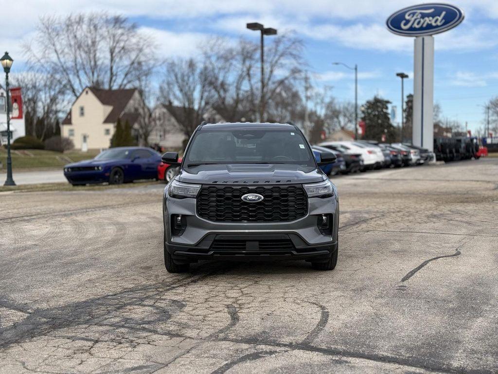 used 2025 Ford Explorer car, priced at $39,998