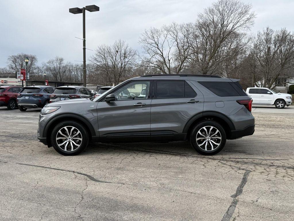 used 2025 Ford Explorer car, priced at $39,998