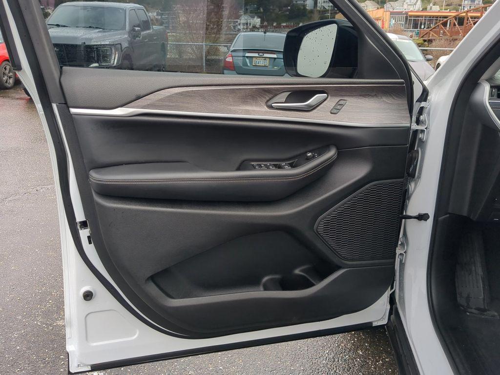 used 2023 Jeep Grand Cherokee L car, priced at $33,981