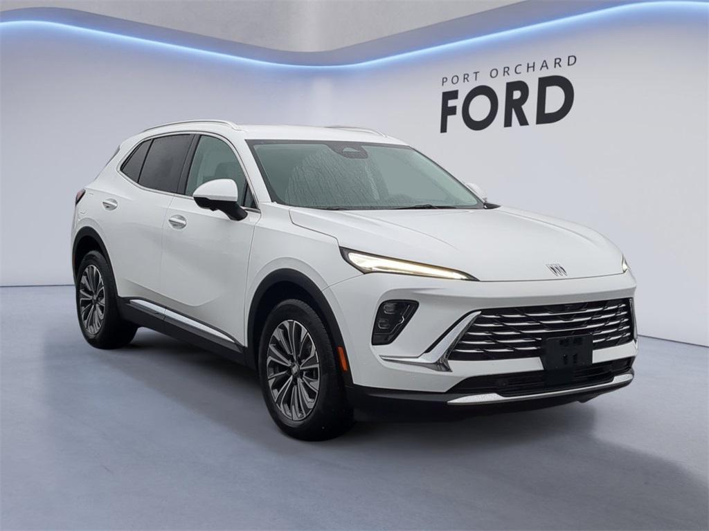 used 2025 Buick Envision car, priced at $27,981