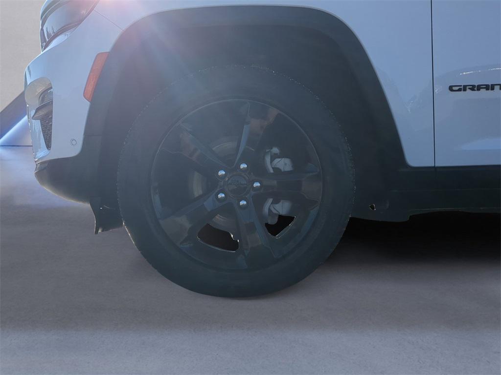 used 2023 Jeep Grand Cherokee car, priced at $30,181