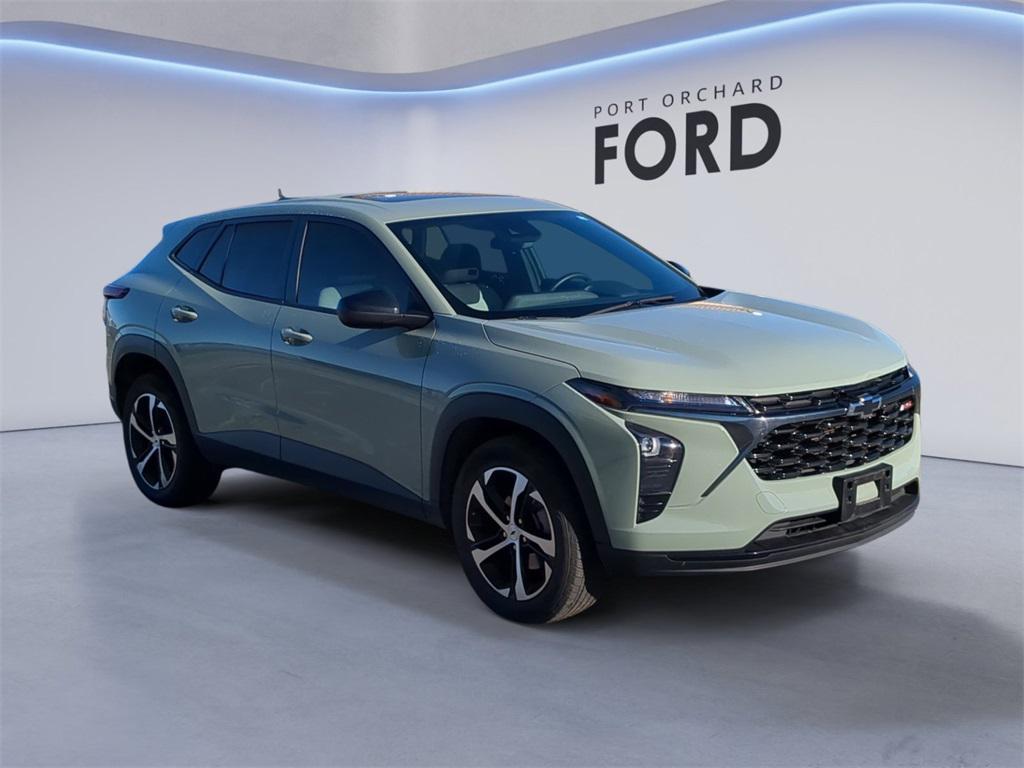 used 2024 Chevrolet Trax car, priced at $18,981