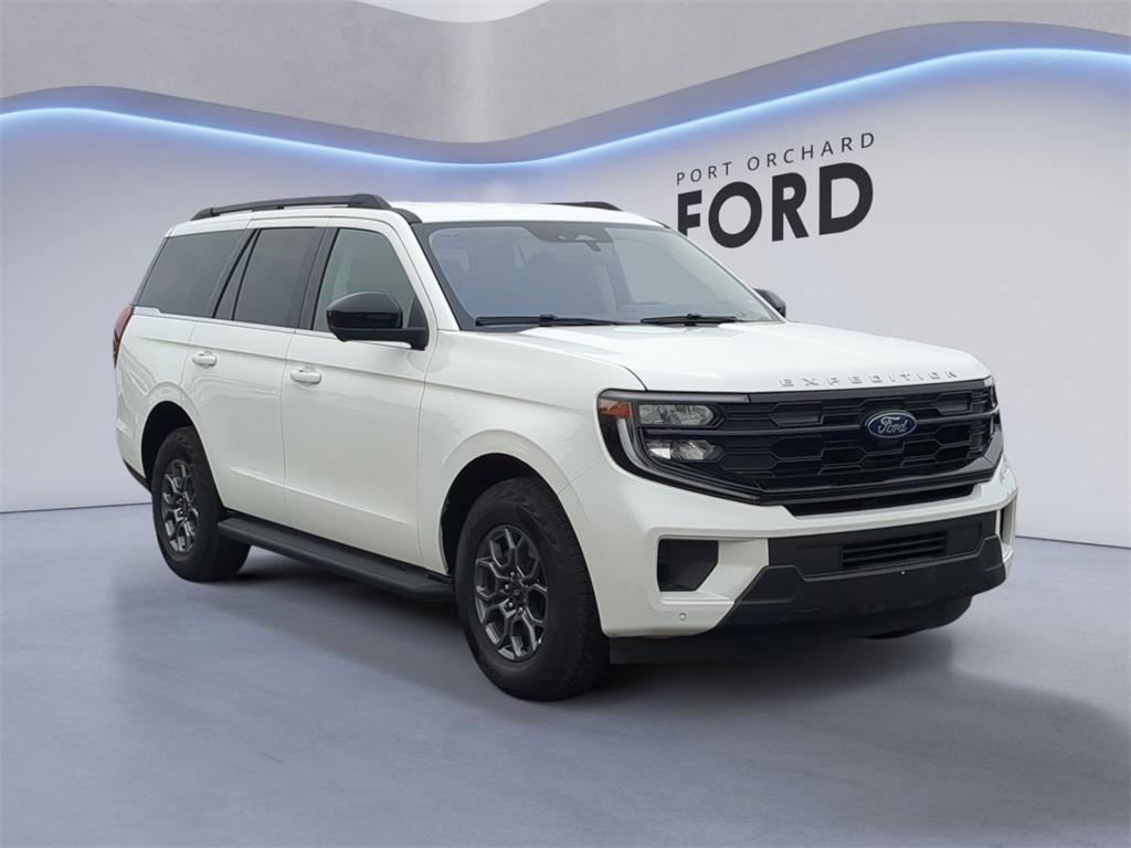 used 2025 Ford Expedition car, priced at $59,681