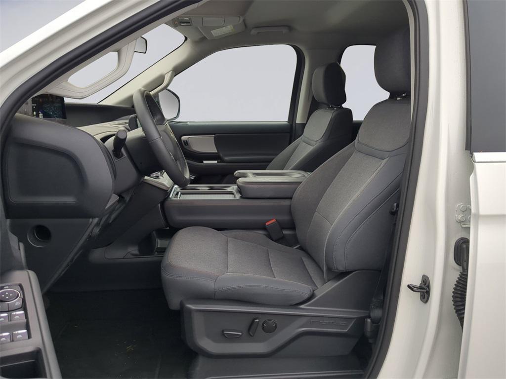 used 2025 Ford Expedition car, priced at $59,681