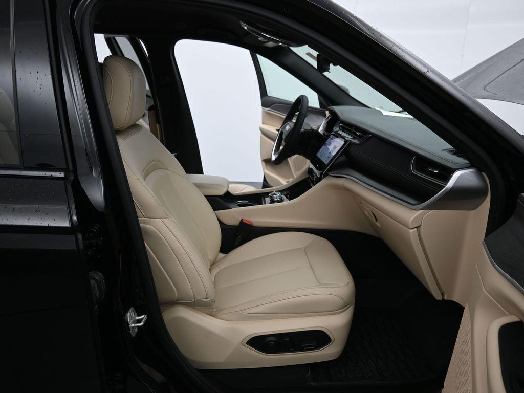 used 2023 Jeep Grand Cherokee car, priced at $29,215