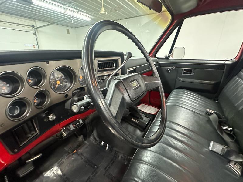 used 1986 Chevrolet Suburban car, priced at $29,900