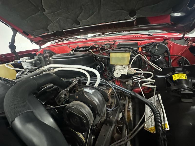 used 1986 Chevrolet Suburban car, priced at $29,900