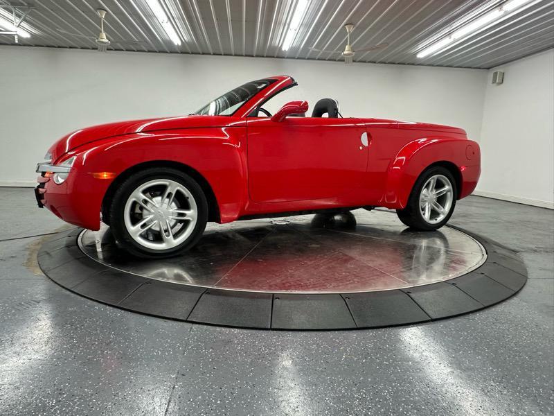used 2004 Chevrolet SSR car, priced at $29,900