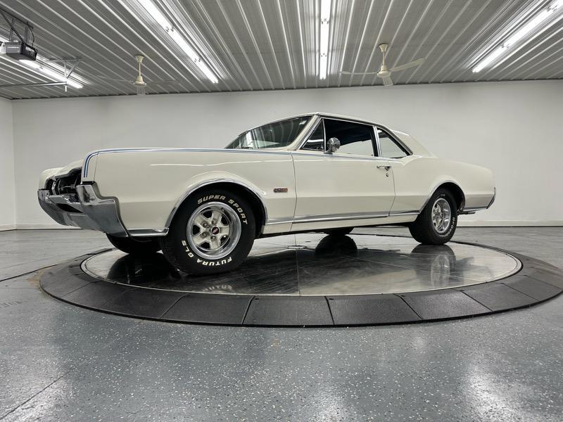 used 1967 Oldsmobile 442 car, priced at $39,900
