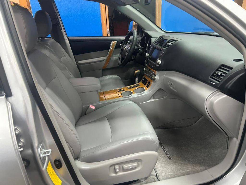 used 2008 Toyota Highlander Hybrid car, priced at $12,995