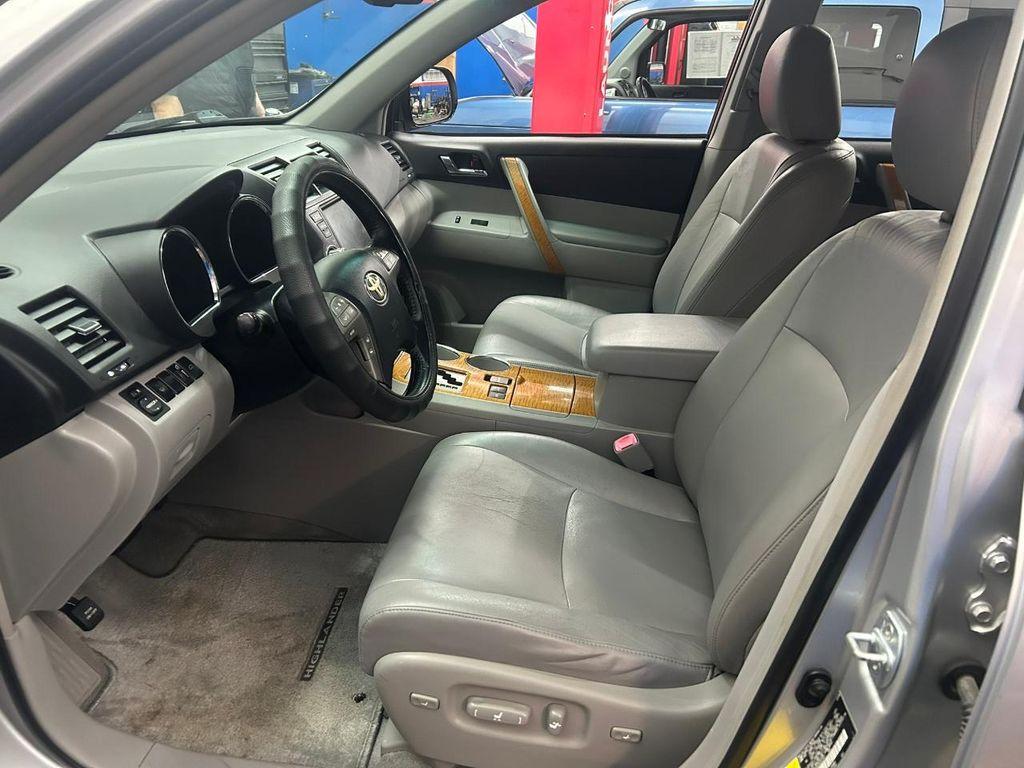 used 2008 Toyota Highlander Hybrid car, priced at $12,995