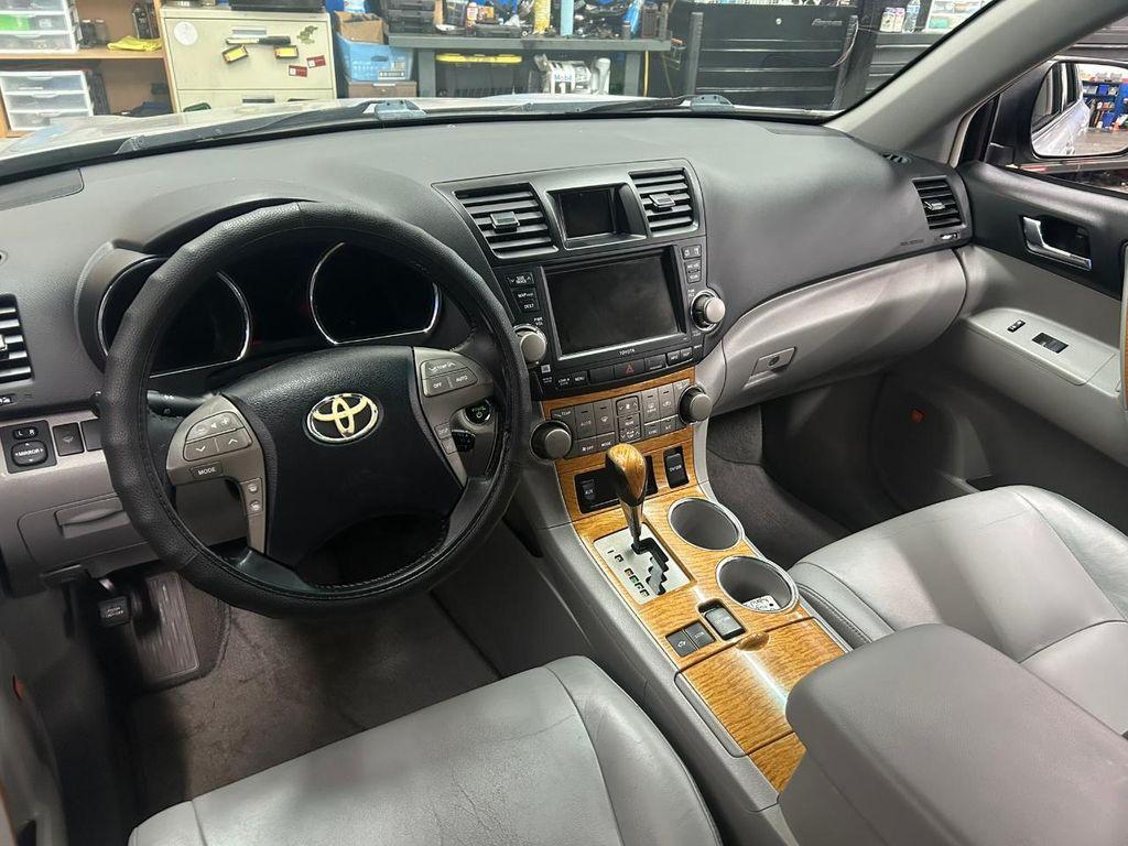 used 2008 Toyota Highlander Hybrid car, priced at $12,995