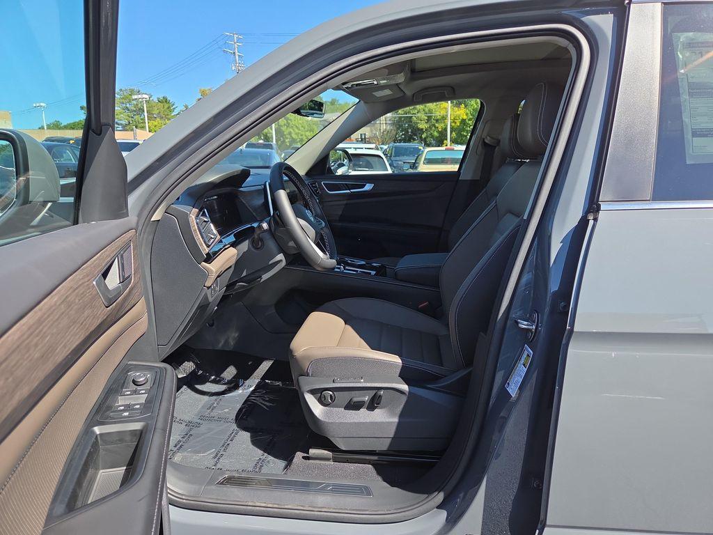 new 2026 Volkswagen Atlas car, priced at $46,805