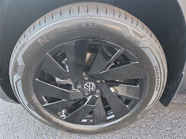 new 2026 Volkswagen Atlas car, priced at $47,343