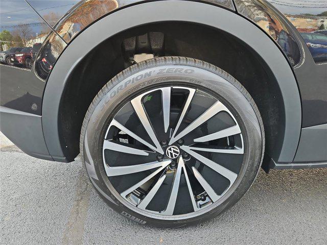 new 2025 Volkswagen ID.4 car, priced at $39,410