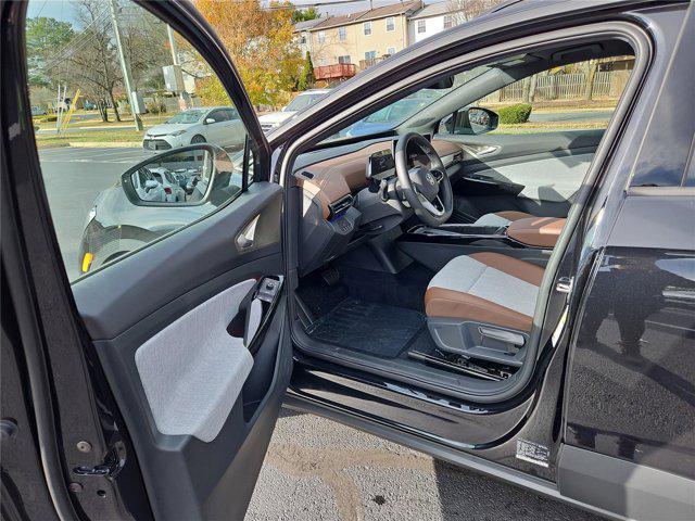 new 2025 Volkswagen ID.4 car, priced at $39,410